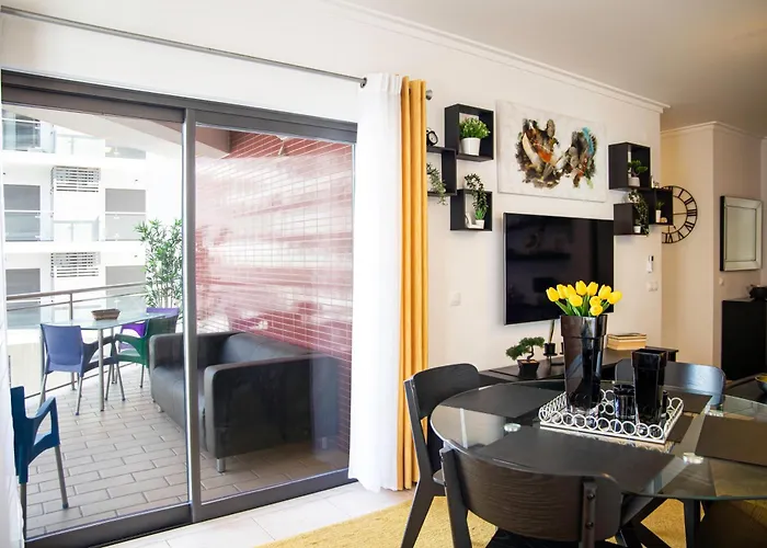 דירה Dubai By Garvetur קווארטיירה